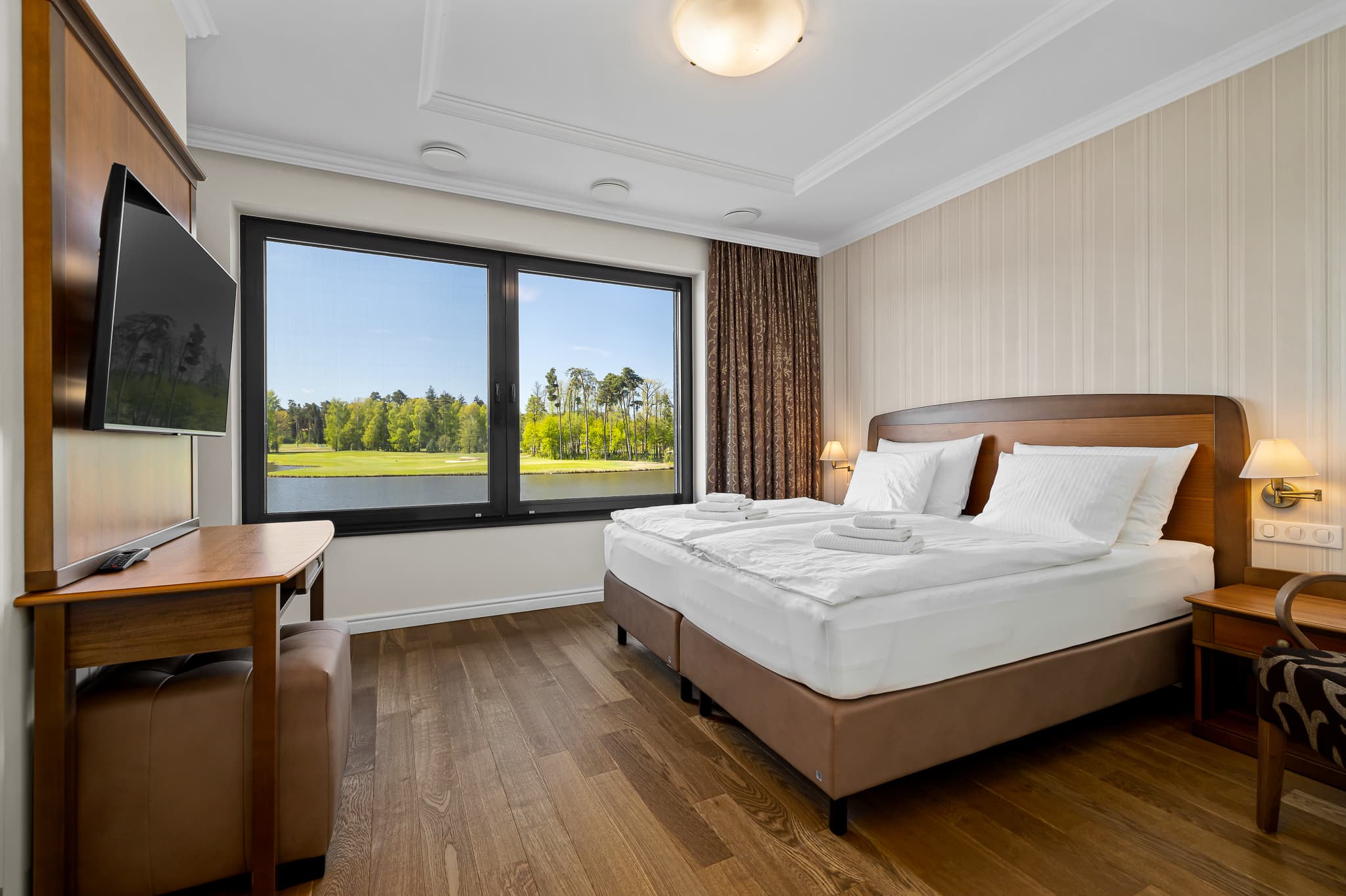 Elegantný dom pri jazere v Penati Golf Resort s výhľadom na ihrisko, Šajdíkove Humence, obrázok 3