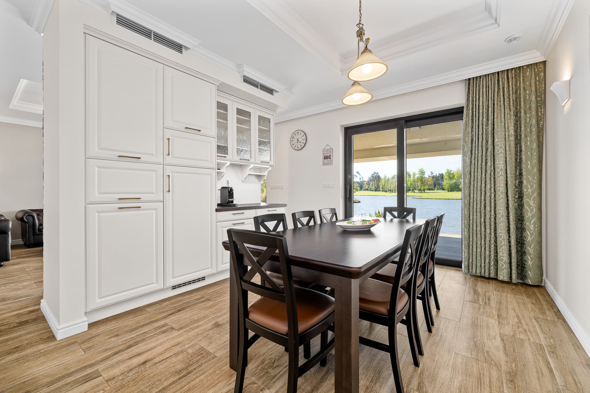 Elegantný dom pri jazere v Penati Golf Resort s výhľadom na ihrisko, Šajdíkove Humence, obrázok 7